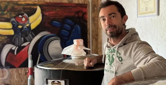 photo  nicolas lebreton, passionné par goldorak et la bière, est installé comme brasseur artisanal, à jupilles.  &copy;  yanne boloh 