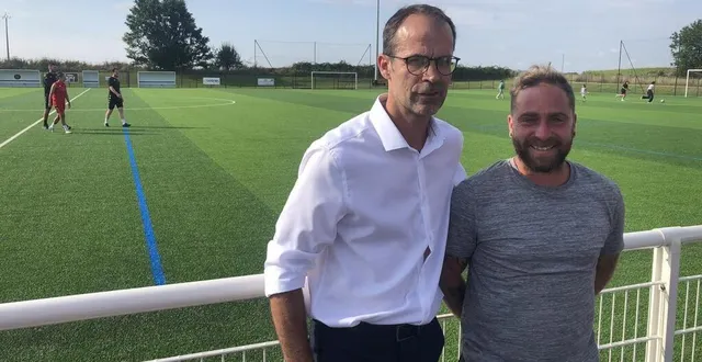 photo  le président, sébastien cosnet (à g.) et l’entraîneur des seniors, damien dommé (à dr.) s’apprêtent à recevoir rouillon pour le deuxième tour de coupe de france ce dimanche 1er septembre 2024.  &copy;  le maine libre 