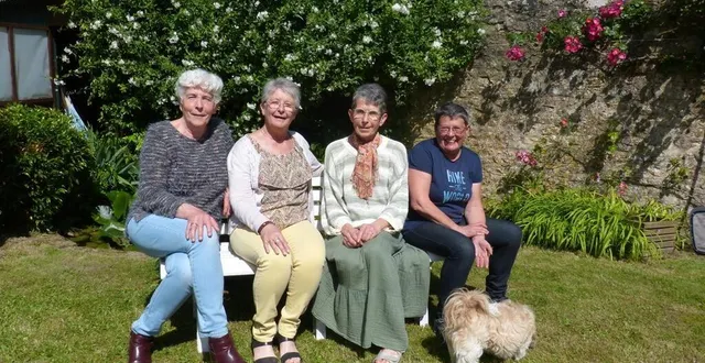 photo  le noyau actif des bénévoles actives avec maryline lecureur, chantal fouanon, françoise avice, cathy hadas (et manuelle hamelin absente sur la photo).  &copy;  le maine libre 