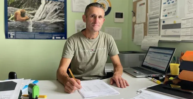 photo  arnaud deceroit, directeur de l’école d’écouché-les-vallées.  &copy;  ouest-france 