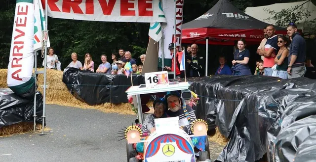 photo  marie-thé et jeannot n’étaient pas venus à juigné-sur-sarthe pour faire « hurler » le chrono mais juste par passion des courses de caisses à savon.  &copy;  ouest-france 