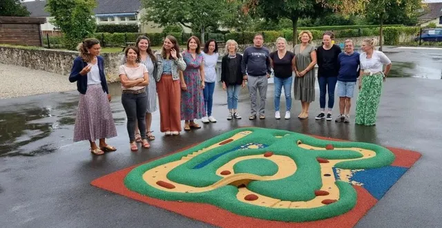 photo  l’équipe pédagogique accueille trois nouvelles enseignantes : audrey bernardeau, hélène mélisson et alexandra préaux.  &copy;  ouest-france 