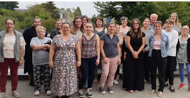 photo  l’équipe enseignante et des personnels de la cdc.  &copy;  ouest-france 