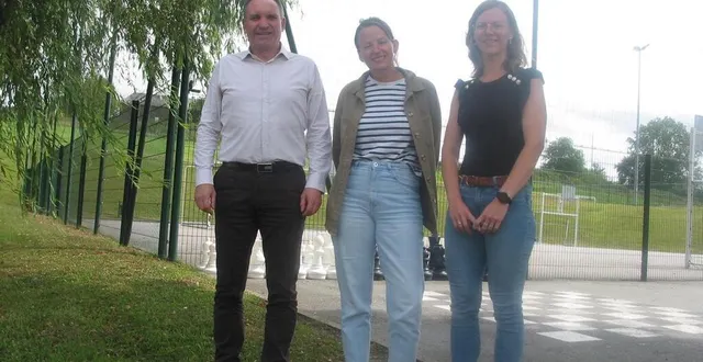 photo  laurent pitard avec marine rocher (gestionnaire) et chloé de tavernier (cpe).  &copy;  ouest-france 