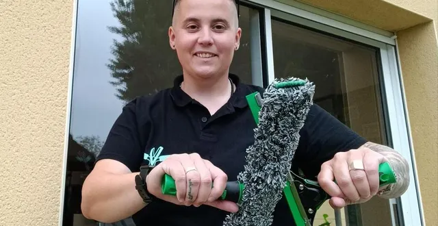 photo  mélody garreau propose ses services de nettoyage de tous types de vitrages, via sa société activitre.  &copy;  ouest-france 