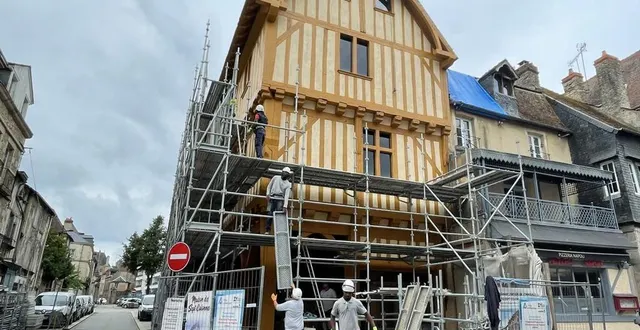 photo  la nouvelle façade de l’immeuble des 7 colonnes, à alençon, est enfin visible après 28 mois de travaux.  &copy;  ouest-france 