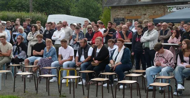 photo  la rentrée des élèves de la mfr.                                                                        ouest-france 