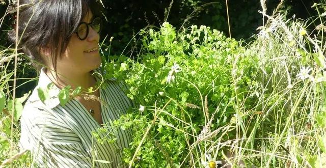 photo  installée à mareil-sur-loir, près de la flèche (sarthe), anne verlac, 30 ans, représentera la région pays de la loire à la coupe de france des fleuristes, fin septembre à tours.  &copy;  anne verlac 