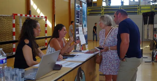 photo  le forum des associations est l’occasion de prendre des renseignements et de faire ses inscriptions aux activités.  &copy;  archives le maine libre 