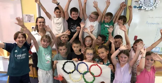photo  cette classe de l’école de cré se rend aux jeux paralympiques ce mercredi 4 septembre. au stade de france, ils assisteront à plusieurs finales d’athlétisme.  &copy;  le maine libre 