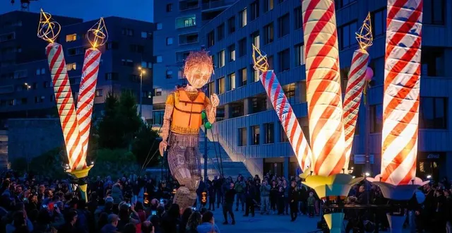 photo  mo, la marionnette géante déambulera pour le plaisir des petits et des grands dans les rues du mans.   &copy;  mathieu le gall 