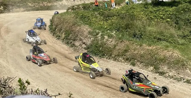 photo  comme en juin, la piste d’autocross d’écouché-les-vallées sera le théâtre de nombreuses courses, samedi et dimanche.  &copy;  archives ouest-france 