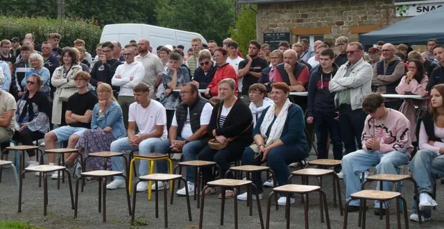 photo  les étudiants et leurs proches sont venus en nombre à la rentrée.  &copy;  ouest-france 