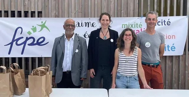 photo  le président national de la fcpe, abdelkrim mesbahi, au côté de nadège diercks, yann hamon et isabelle fauvel.  &copy;  dr 