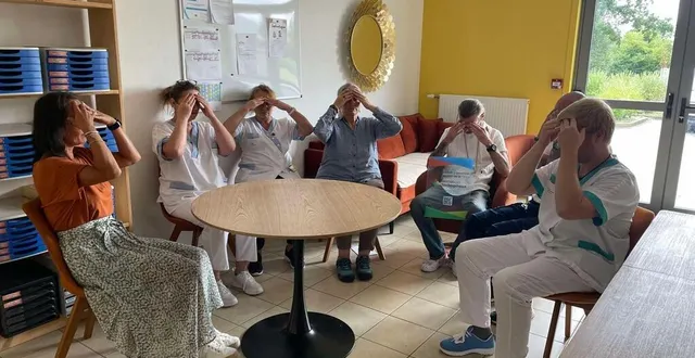 photo  les agents de l’ehpad notre-dame de briouze (orne) ont suivi des cours de sophrologie dispensés par nadège viry, dans leur salle de pause.  &copy;  ehpad notre dame 