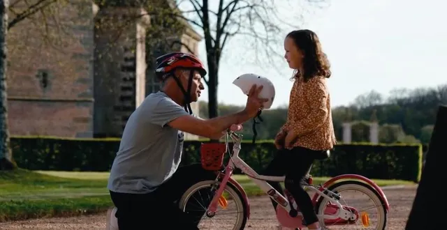 photo  une nouvelle vidéo sur le port du casque à vélo a été dévoilée par la sécurité routière.  &copy;  capture d’écran / préfecture de l’orne 