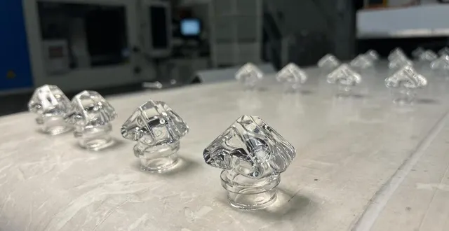 photo  du site d’albéa, à parigné-l’évêque, sortent des capots de parfum. ils sont ensuite vendus à de grandes marques du luxe.  &copy;  archives ouest-france 