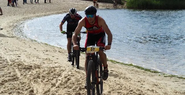 photo  avec environ 600 participants ce dimanche 8 septembre 2024, le cross triathlon de la flèche (sarthe) renoue avec les pics d’affluence qu’il a connue avant la pandémie de covid-19.  &copy;  ouest-france 