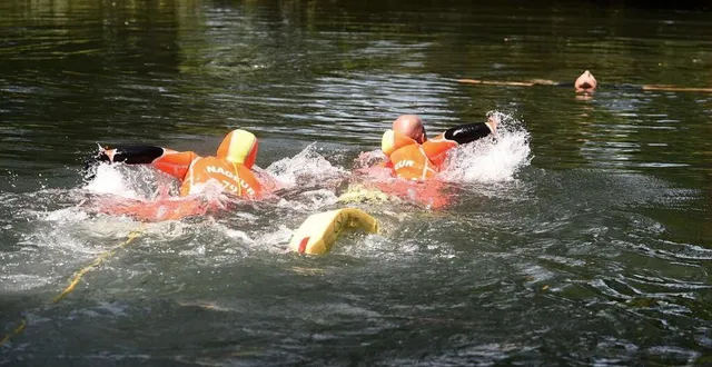 photo  les plongeurs du sdis de la sarthe ont remis un corps aux gendarmes, samedi 7 septembre à neuville-sur-sarthe.  &copy;  archives le courrier de l’ouest 
