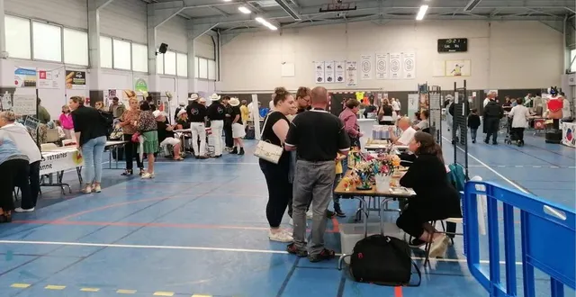 photo  le rendez-vous annuel du forum des associations permet au public de se renseigner sur les activités des associations mulsannaises.  &copy;  ouest-france 