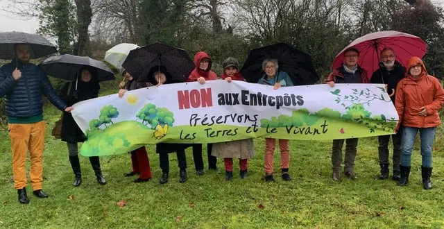 photo  une nouvelle action des anti-entrepôts se déroulera samedi 14 septembre 2024 à ecommoy.  &copy;  archives le maine libre 