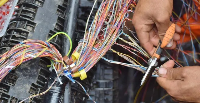 photo  c’est dans la commune de savigné-l’évêque, à l’est du mans (sarthe), qu’un câble d’orange a été sectionné.  &copy;  archives ouest-france 
