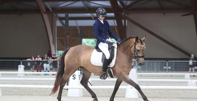 photo auvers-le-hamon. emma jamin médaille d’or en dressage  &copy;  psv 