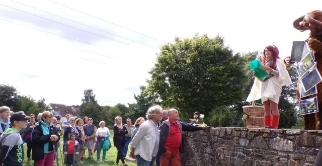 photo  la compagnie gina et gagap ont emmené le public découvrir la vie sauvage à travers le prisme d’une chèvre.  &copy;  le maine libre 