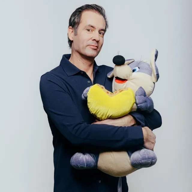 photo tanguy pastureau jouera son spectacle « un monde hostile pour un cœur tendre », mercredi 5 février 2025, à gacé (orne).  ©  kobayashi