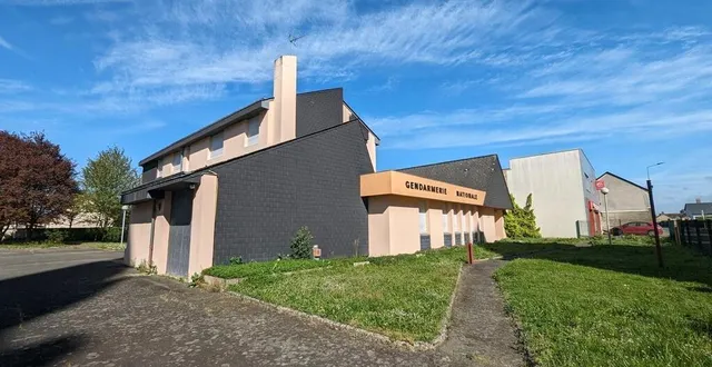 photo  le département a fait une offre de vente de la gendarmerie, à mayet (sarthe).  &copy;  ouest-france 