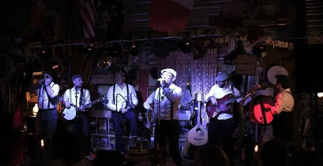 photo  ici, bout de rame était en concert au bistro broc café à changé.  &copy;  ouest-france 