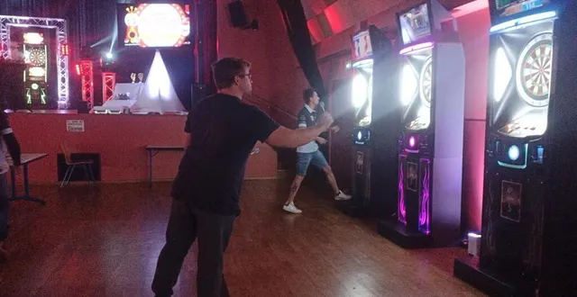 photo  dix-huit cibles dans le centre culturel, à loué (sarthe) pour trois jours de rencontres.  &copy;  ouest-france 