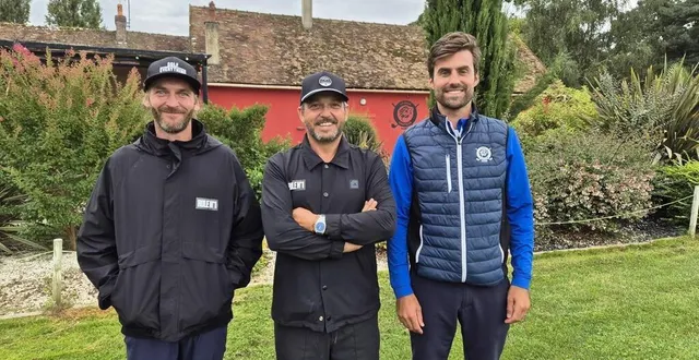 photo  jérémy chevallier, le nouveau professionnel de l’académie, franck lorenzo vera, de l’académie rule n°1 et vladimir miraton, directeur.  &copy;  ouest-france 