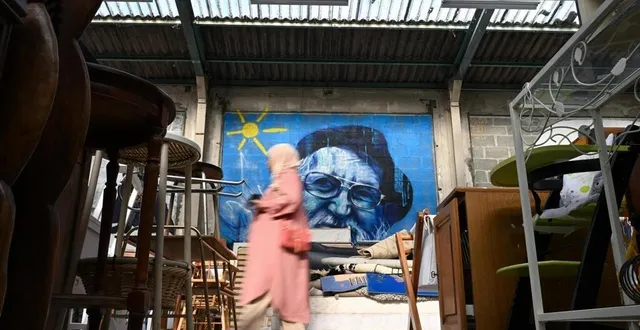 photo  les fresques représentant l’abbé pierre seront bientôt effacées.  &copy;  co – josselin clair 