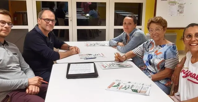 photo  le bureau de l’association art et jardin, présidée par tony poussier (à gauche).  &copy;  ouest-france 