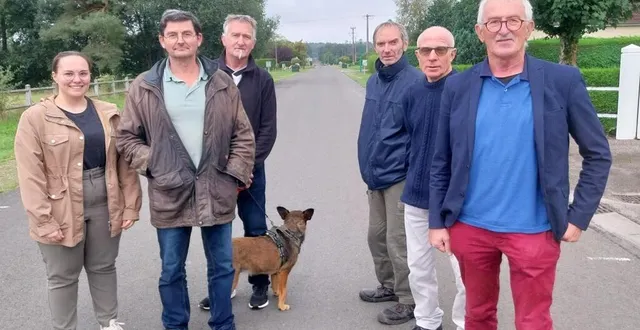 photo  les bénévoles, de l’association avenir espoir 2000, dont à  droite, rené jarry, président de l’association.  &copy;  ouest-france 