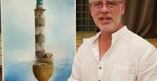 photo  nicolas pizy, artiste primé, transmet son savoir et son amour du dessin et de la peinture lors d’ateliers à la maison des associations de bonnétable.  &copy;  le maine libre 