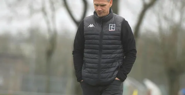 photo  niort, le 4 février. tristan lahaye doit trouver les mots pour remobiliser son groupe.  &copy;  co - marie delage 