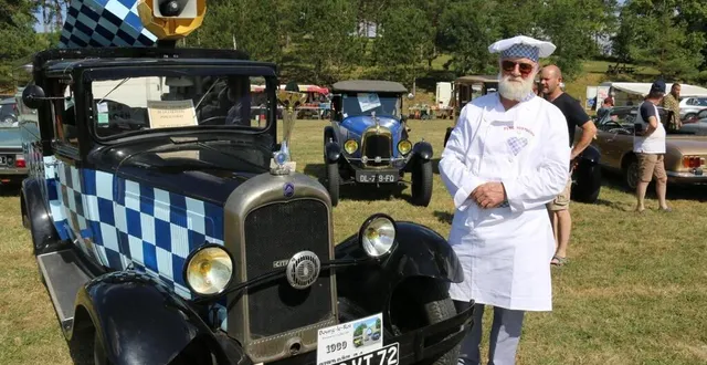 photo  amoureux de motos et de voitures anciennes ont rendez-vous à bourg-le-roi dimanche  &copy;  photo archives le maine libre 