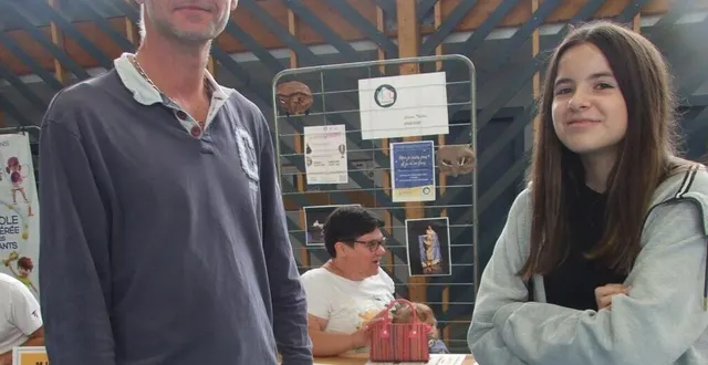 photo  le président david rigaud et une jeune comédienne, léa valverde, 11 ans.  &copy;  ouest-france 
