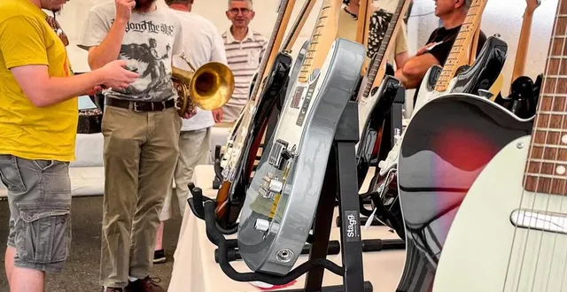 photo  les musiques actuelles ne sont pas en reste avec la proposition de guitares électriques.  &copy;  ouest-france 