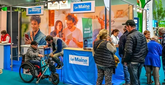 photo  le stand du maine libre est situé dans le forum du centre des expositions.  &copy;  photo le maine libre - yvon loué 