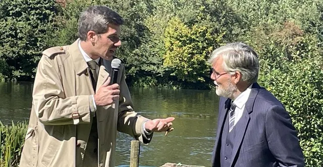 photo  vincent fernandel et nicolas pagnol ont amusé l’assemblée avant la première conférence.  &copy;  le maine libre 