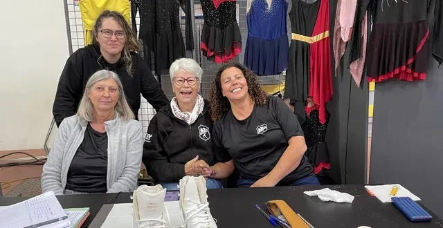 photo  une partie du nouveau bureau du bayard argentan roller skating : de gauche à droite, virginie gaudemer (debout), présidente, pascale letourneau, secrétaire, muriel olivereau, bénévole, et rhania boscher, vice-présidente.  &copy;  ouest-france 