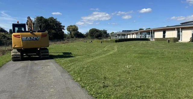 photo  les travaux démarrent au centre aquatique d’alençon ce lundi 16 septembre 2024 par la réhabilitation du bassin extérieur.  &copy;  ouest-france 