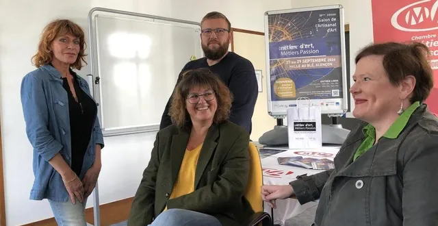 photo  dominique bresson, peintre en décor de patrimoine, géraldine besnard, laqueur, françois-xavier mille, élu à la chambre des métiers, et hélène liger, peintre en décor.  &copy;  ouest-france 