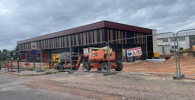 photo  le chantier du restaurant burger king ira à son terme. le rival mc donald’s s’est désisté de sa demande de suspension.  &copy;  ouest-france 