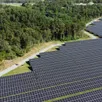 photo  la centrale solaire d’yvré vue du ciel. l’entreprise iel compte en mettre en production deux autres, à challes et changé, en sarthe, en 2027. 