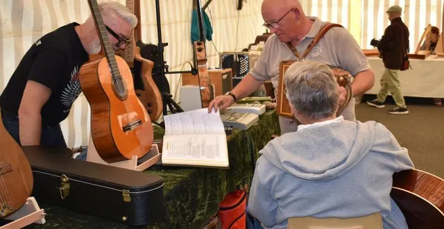 photo  toujours un moment d’échanges et de rencontres entre passionnés qui se retrouvent.  &copy;  le maine libre 