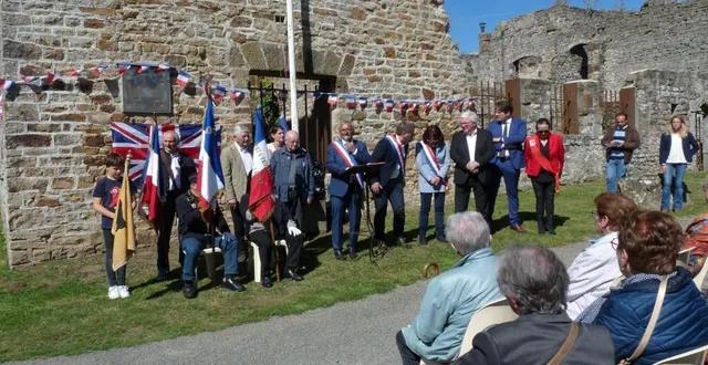 photo  utilisé par les allemands, pendant la seconde guerre mondiale, comme centre de transmissions de la luftwaffe, le bâtiment a été bombardé par l’aviation anglaise en 1944. 